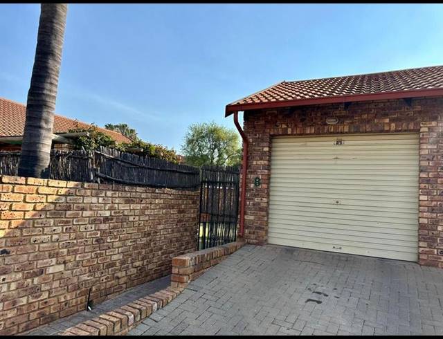 2 BEDROOM TOWNHOUSE FOR SALE IN AMANDASIG